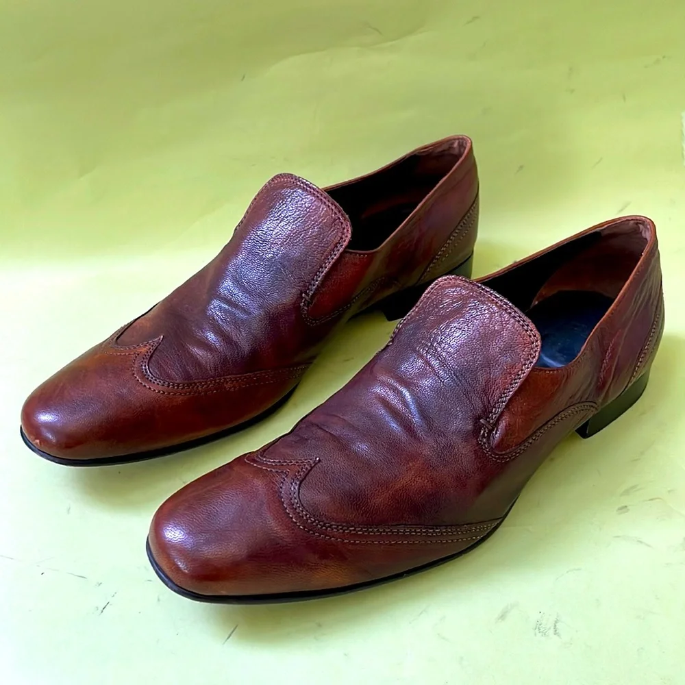 Reddish brown Boss handcrafted distressed leather shoes